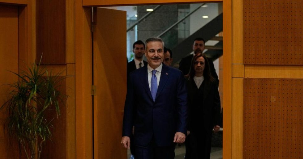 Τι κρύβει η επίθεση του Χακάν Φιντάν στην τριμερή Ελλάδας-Κύπρου-Ισραήλ